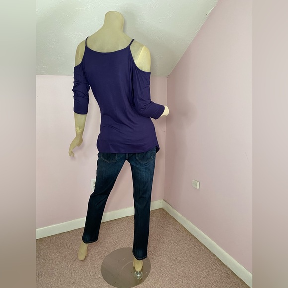 Lilian Cold Shoulder Top - Picture 3 of 12